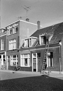 58326 Gezicht op de voorgevels van de huizen Herenweg 29 (rechts)-33 te Utrecht.